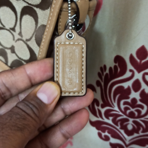 Coach - Picture 3 of 8